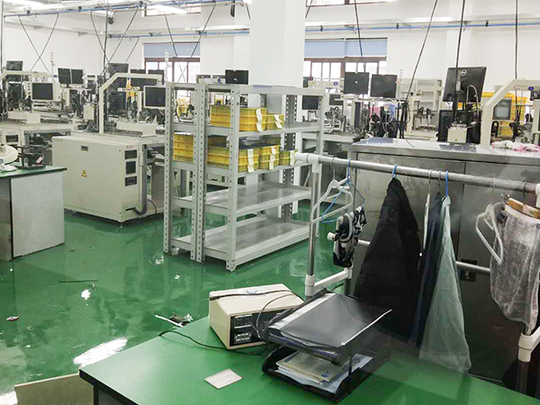 浩兵搬運(yùn)負(fù)責(zé)佑能工具整廠設(shè)備搬運(yùn)、安裝調(diào)試工作