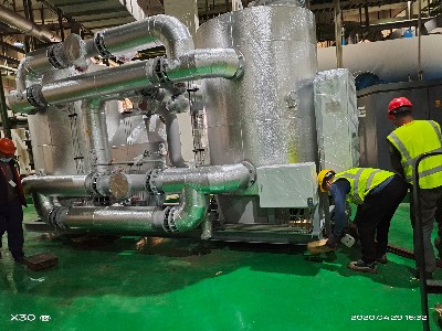 中航光電干燥機搬運吊裝下樓